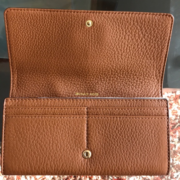 Michael Kors Wallet - Picture 2 of 7